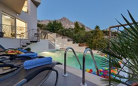 Golden Horizon Retreat